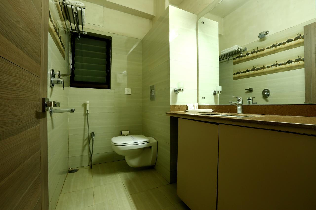 Hotel Sj International Guwahati Eksteriør billede