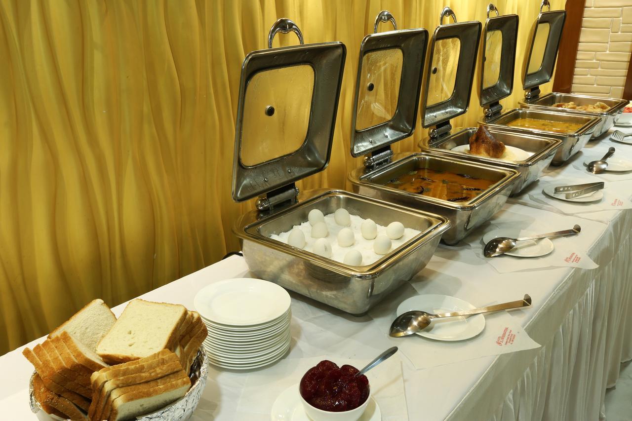Hotel Sj International Guwahati Eksteriør billede